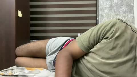 Snapshot of 8inchindianrocket chatting on November 10, 2025, 7:46 pm Skinny tight ass man online show from November 10, 2025, 7:46 pm