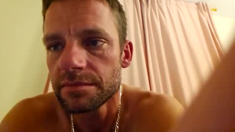 8inchwhiteboy88 online show from April 7, 2026, 3:40 am