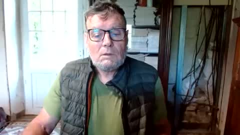 _123_voyeur_ online show from April 10, 2026, 11:37 am