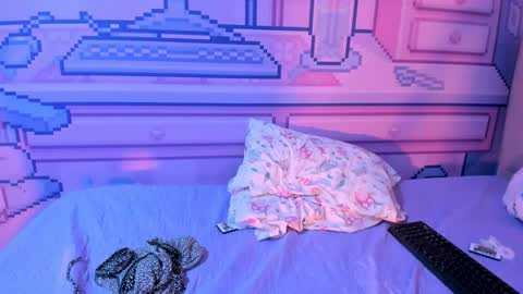 Snapshot of _18alice chatting on December 4, 2024, 10:24 am Alice online show from December 4, 2024, 10:24 am