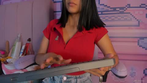 Snapshot of _18alice chatting on October 15, 2025, 2:33 am Alice online show from October 15, 2025, 2:33 am