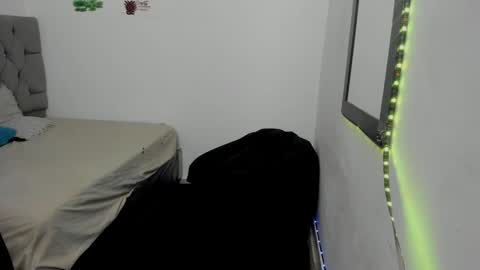 DERECK online show from April 14, 2026, 9:04 am