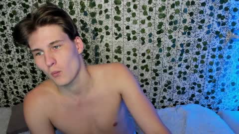 Snapshot of _52_ chatting on January 31, 2025, 6:14 pm EMILY AND  MARCUS online show from January 31, 2025, 6:14 pm