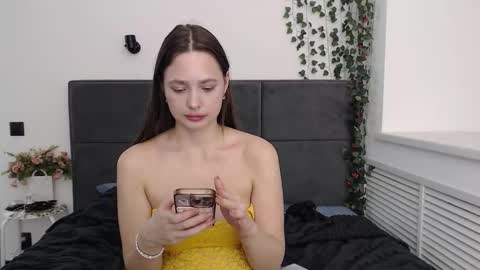 Snapshot of _52_ chatting on September 11, 2025, 6:19 pm EMILY AND  MARCUS online show from September 11, 2025, 6:19 pm