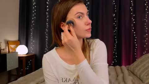 Snapshot of _a_n_n_y_ chatting on February 23, 2026, 6:22 am Willow online show from February 23, 2026, 6:22 am