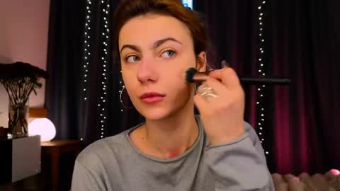 Snapshot of _a_n_n_y_ chatting on March 1, 2026, 6:26 am Willow online show from March 1, 2026, 6:26 am