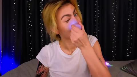 Willow online show from April 3, 2026, 9:13 pm