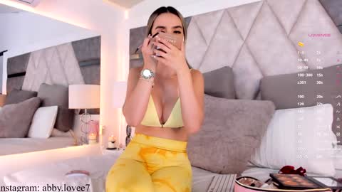 Snapshot of _abby__ chatting on January 25, 2025, 2:03 pm Gabriela abby online show from January 25, 2025, 2:03 pm