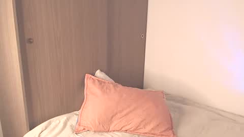 _abrill_20 online show from March 22, 2026, 2:42 pm