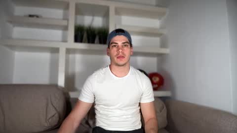 Snapshot of _aesthetic chatting on September 29, 2025, 1:38 pm _aesthetic online show from September 29, 2025, 1:38 pm