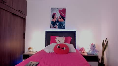 Snapshot of _alana_grey_ chatting on April 25, 2026, 2:58 pm _alana_grey_ online show from April 25, 2026, 2:58 pm