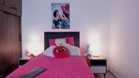 Snapshot of _alana_grey_ chatting on April 29, 2026, 4:11 pm _alana_grey_ online show from April 29, 2026, 4:11 pm