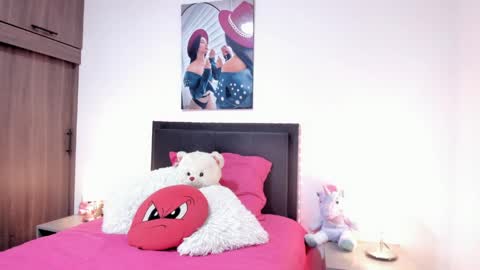 Snapshot of _alana_grey_ chatting on May 1, 2026, 12:43 pm _alana_grey_ online show from May 1, 2026, 12:43 pm