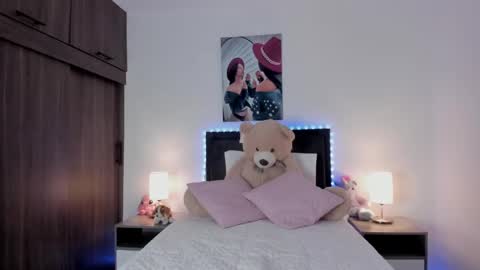Snapshot of _alana_grey_ chatting on May 5, 2026, 12:24 pm _alana_grey_ online show from May 5, 2026, 12:24 pm