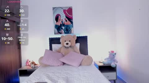 Snapshot of _alana_grey_ chatting on May 6, 2026, 1:05 pm _alana_grey_ online show from May 6, 2026, 1:05 pm