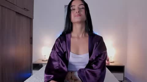 Snapshot of _alana_grey_ chatting on June 26, 2026, 2:10 pm _alana_grey_ online show from June 26, 2026, 2:10 pm