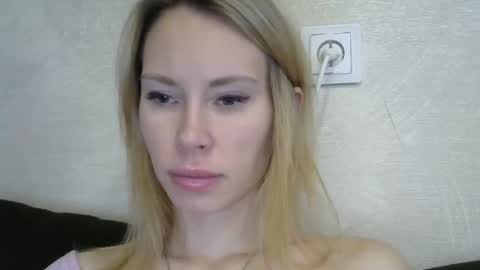 _alex1819 online show from February 2, 2026, 7:18 am