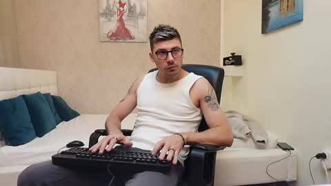 Snapshot of _alex_star chatting on October 29, 2025, 3:31 am Alex online show from October 29, 2025, 3:31 am