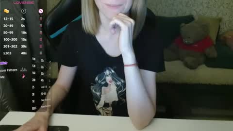 Snapshot of _alicecullen_ chatting on November 17, 2025, 3:07 pm AliceCullen online show from November 17, 2025, 3:07 pm