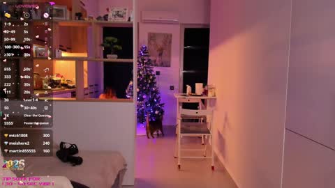 Mia online show from January 5, 2025, 4:27 pm