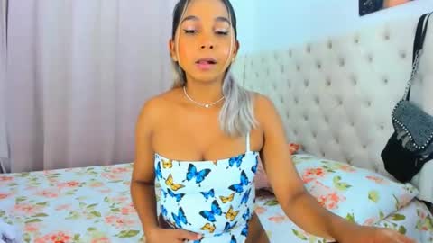 Snapshot of _analia chatting on February 15, 2025, 1:42 am Analia online show from February 15, 2025, 1:42 am