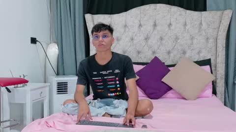 Snapshot of _andrew_williams chatting on December 8, 2024, 7:00 pm Andres online show from December 8, 2024, 7:00 pm