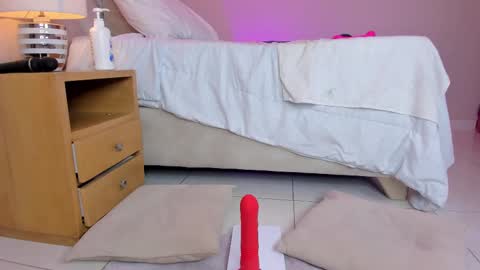 ngela  online show from February 11, 2025, 2:57 pm