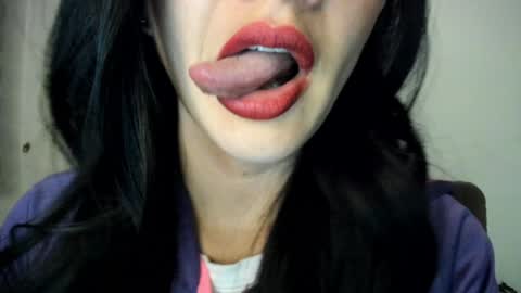 antonia online show from December 2, 2024, 11:18 pm