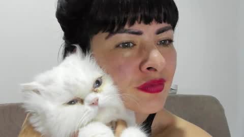 antonia online show from February 5, 2025, 11:06 pm