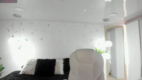 antonnela online show from April 6, 2026, 2:40 pm