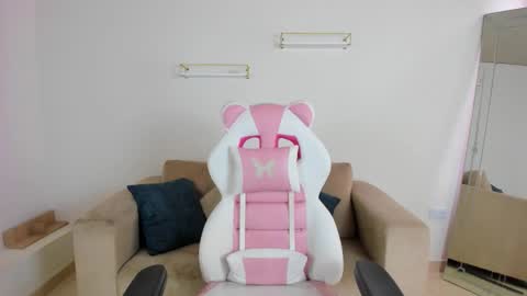    online show from December 16, 2025, 12:21 pm