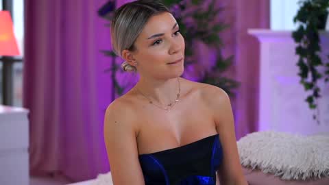 Arielle online show from December 9, 2024, 12:30 pm