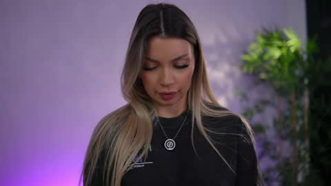 Arielle online show from April 8, 2026, 5:29 am