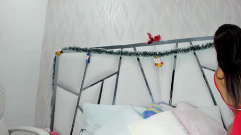 Aura online show from November 21, 2025, 3:16 am