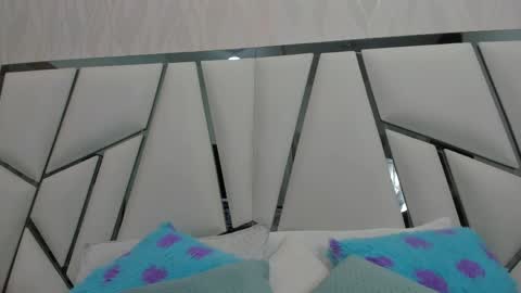 Aura online show from April 13, 2026, 3:12 am