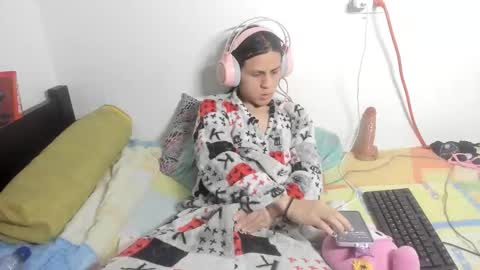 _baby_vi online show from November 15, 2025, 11:43 pm