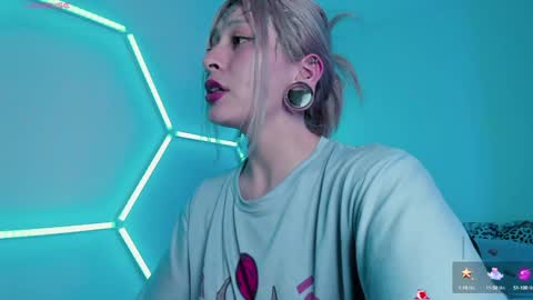 Lunita  online show from December 31, 2024, 7:42 am