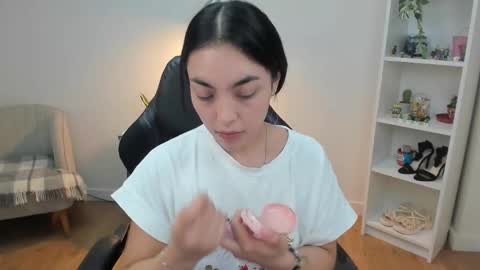 Snapshot of _bellaevans_ chatting on February 24, 2026, 6:00 am Bella Evans online show from February 24, 2026, 6:00 am