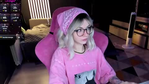 Snapshot of _black_fox__ chatting on June 11, 2026, 11:03 pm Olivia Subscribe to my Fansly - online show from June 11, 2026, 11:03 pm