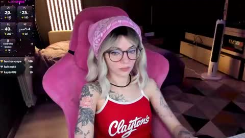 Snapshot of _black_fox__ chatting on June 13, 2026, 11:02 pm Olivia Subscribe to my Fansly - online show from June 13, 2026, 11:02 pm