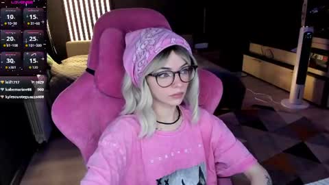Snapshot of _black_fox__ chatting on June 15, 2026, 10:45 pm Olivia Subscribe to my Fansly - online show from June 15, 2026, 10:45 pm