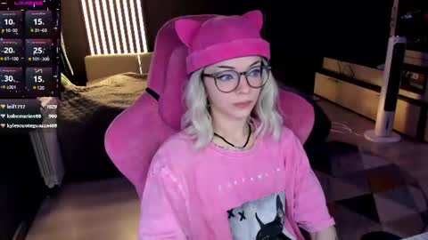 Snapshot of _black_fox__ chatting on June 17, 2026, 12:02 am Olivia Subscribe to my Fansly - online show from June 17, 2026, 12:02 am