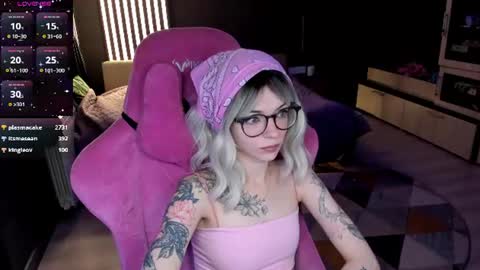 Snapshot of _black_fox__ chatting on August 7, 2026, 12:23 am Olivia Subscribe to my Fansly - online show from August 7, 2026, 12:23 am