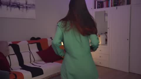 Snapshot of _blackbee_ chatting on February 28, 2025, 1:25 pm Lili online show from February 28, 2025, 1:25 pm