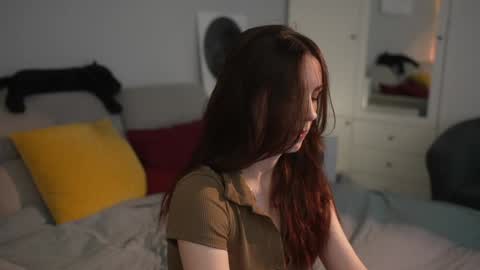 Snapshot of _blackbee_ chatting on September 26, 2025, 11:36 am Lili online show from September 26, 2025, 11:36 am