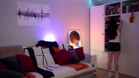 Lili online show from January 13, 2026, 6:08 am