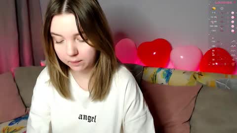 Snapshot of _blonde_barbie_ chatting on February 15, 2026, 1:13 am Elizabeth online show from February 15, 2026, 1:13 am