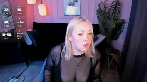 _blondessa__ online show from April 3, 2026, 6:11 am