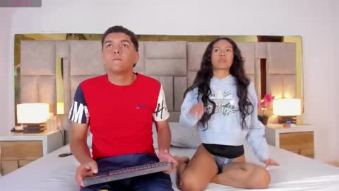 _bonnyandclyde online show from December 21, 2025, 12:56 pm