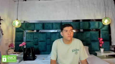 Snapshot of _bonnyandclyde chatting on January 17, 2026, 12:43 pm _bonnyandclyde online show from January 17, 2026, 12:43 pm